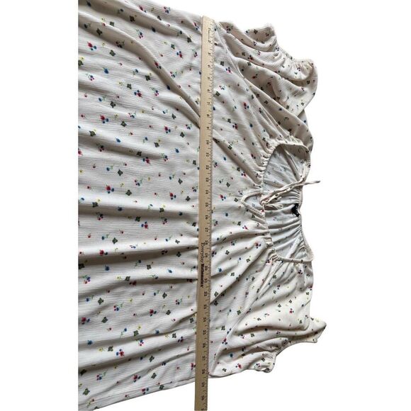 Torrid Crinkle Gauze Blouse Short Sleeve Top size 3 US 3X 22 24 Ditsy Scatter Fl - Picture 7 of 9